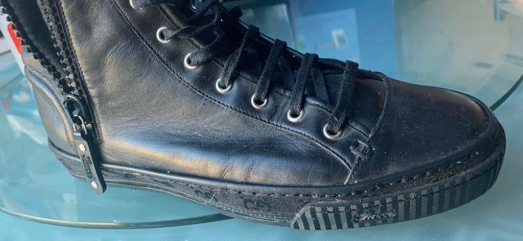 Gucci Schoenen - Stijlvol, Ophalen, Gedragen, Zwart, Sneakers of Gympen