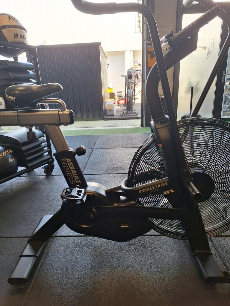 4 Assault Bikes: 3x Pro & 1x Classic - Recent Onderhoud, Sport en Fitness, Benen, Gebruikt, Ophalen of Verzenden, Airbike