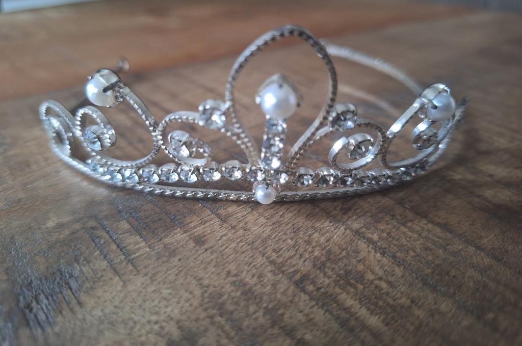 Vintage knotdiadeem voor bruid met strass en pareltjes., Kleding | Dames, Trouwkleding en Trouwaccessoires, Ophalen of Verzenden