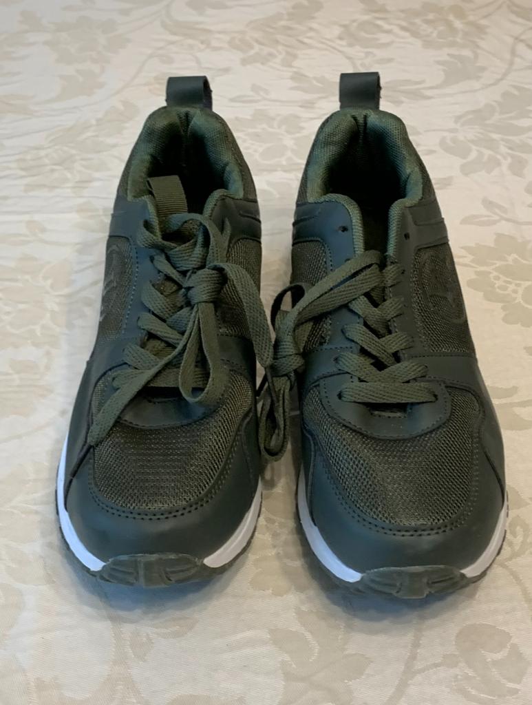Louis Vuitton Run Away Sneakers Groen, Ophalen of Verzenden, Nieuw, Groen, Sneakers of Gympen