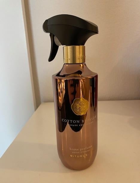 Rituals Suede Vanilla huis parfum home perfume spray 400ml, Ophalen of Verzenden, Nieuw, Overige materialen, Minder dan 25 cm