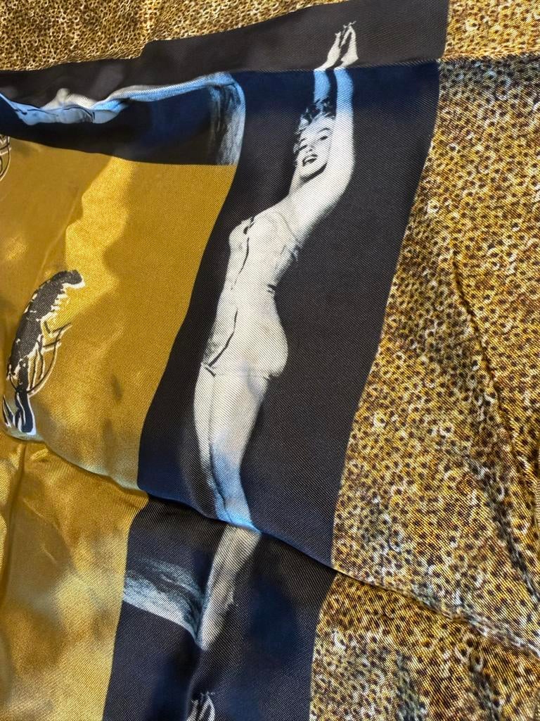 Dries van Noten Marilyn Monroe panels goudkleurig, Hobby en Vrije tijd, Stoffen en Lappen, Overige materialen, Geel, Nieuw, Ophalen of Verzenden