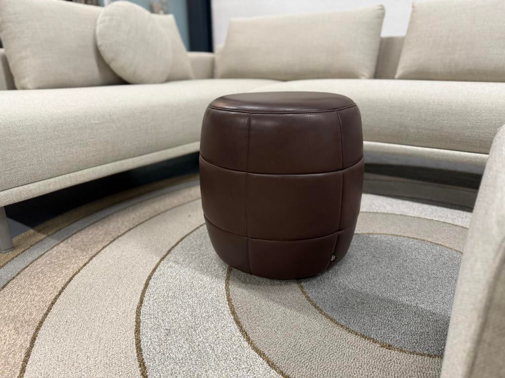 Nieuw Design on Stock Barrell 45 Poef Loxton Mountain Kruk, Rond, Leer, Ophalen of Verzenden, Eyye