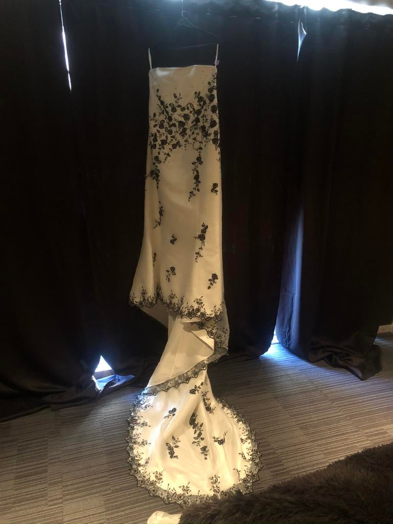 Strepless bruidsjurk, maat 46, wit met zwarte bloemen., Ophalen, Overige typen, Wit, Maat 46/48 (XL) of groter