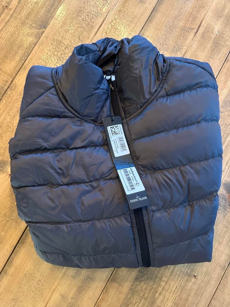 NIEUW! Stone island donsjas grijs - Maat M & XL, Ophalen of Verzenden, Nieuw, Overige maten, Grijs