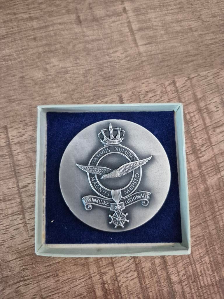Herdenkingspenning Koninklijke Luchtmacht 1913-1973, Postzegels en Munten, Ophalen of Verzenden