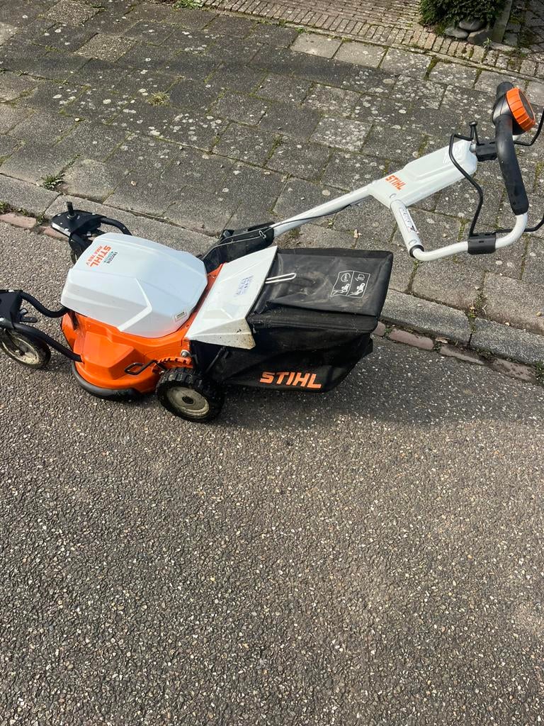 Stihl RMA 765 V maaier, Tuin en Terras, Grasmaaiers, Gebruikt, Accu-grasmaaier, Versnellingen, Ophalen of Verzenden