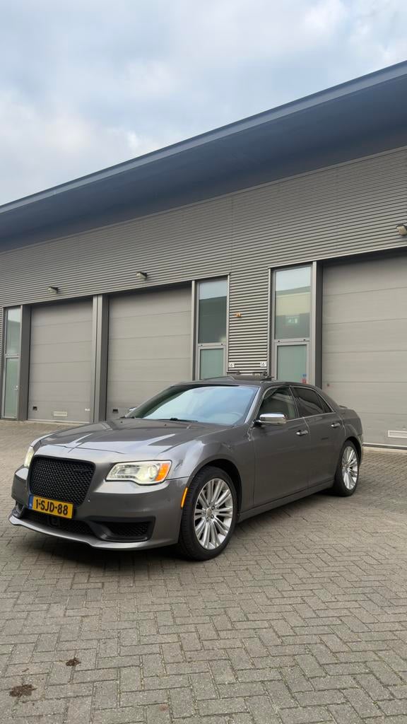 Unieke Chrysler 300 5.7L V8, Automaat, Achterwielaandrijving, Leder, Particulier