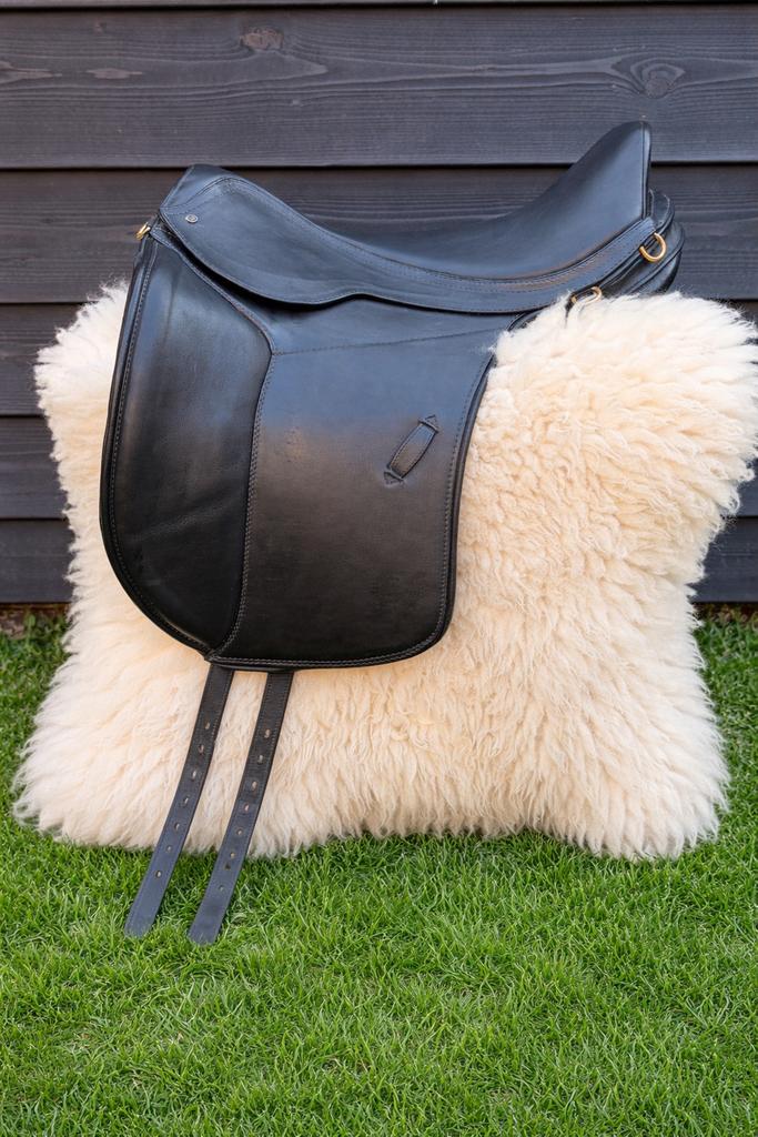 Baloun Flexisaddle G1 – 17,5″ | Boommaat 6 | luxe uitvoering, Dieren en Toebehoren, Paarden en Pony's | Zadels, Ophalen of Verzenden