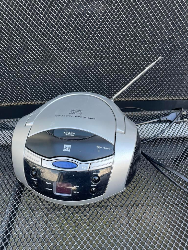 Dual P35 Draagbare Stereo Radio CD-speler, Audio, Tv en Foto, Radio's, Ophalen, Gebruikt, Radio