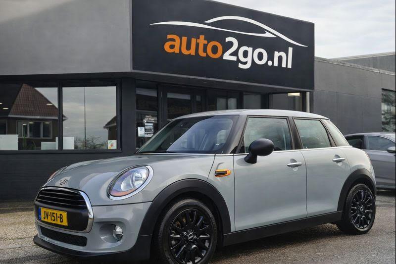 MINI Mini 1.5D 4Drs BUSINESS EDITION SPORTLEDER NAVI PARKPIL, Voorwielaandrijving, Gebruikt, Navigatiesysteem, Leder en Stof