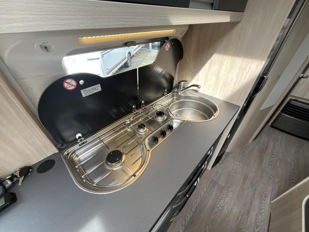 Hobby De Luxe Edition 545 KMF STAPELBED-MOVER-AIRCO, Hobby, Bedrijf, Treinzit, Schokbreker