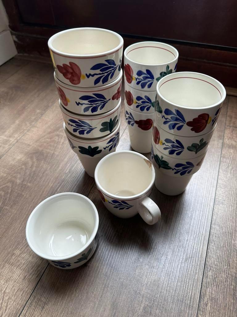 BOERENBONT melk bekers mokken, Ophalen of Verzenden, Zo goed als nieuw, Kop(pen) en/of Schotel(s), Aardewerk