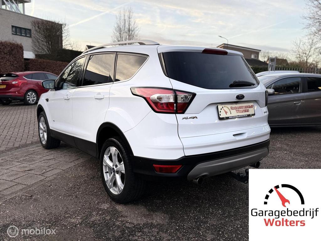 Ford Kuga 1.5 Titanium 183pk autmaat trekhaak vol opties, Automaat, Zwart, 4 cilinders, Met garantie (alle)