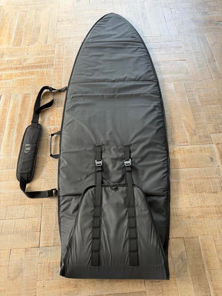 DB single surfboard bag 6’4 - 7’6, Watersport en Boten, Ophalen of Verzenden, Zo goed als nieuw, Overige typen