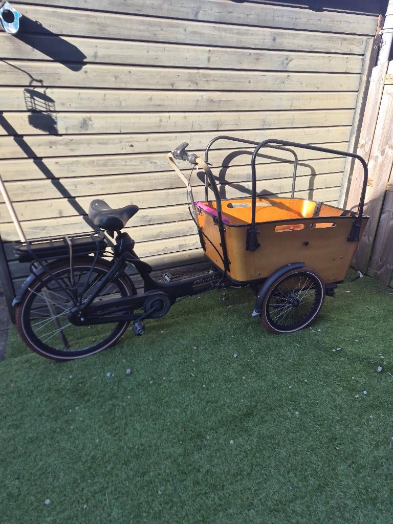 Qivelo curve 3 bakfiets, Fietsen en Brommers, Fietsen | Bakfietsen, 4 kinderen of meer, Huif, Zo goed als nieuw, Ophalen