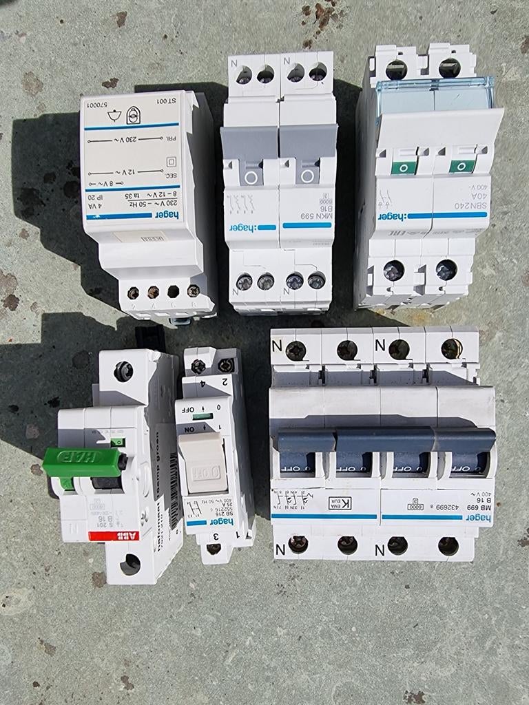 Diverse Hager installatie automaten en 1 ABB Hafonorm, Ophalen