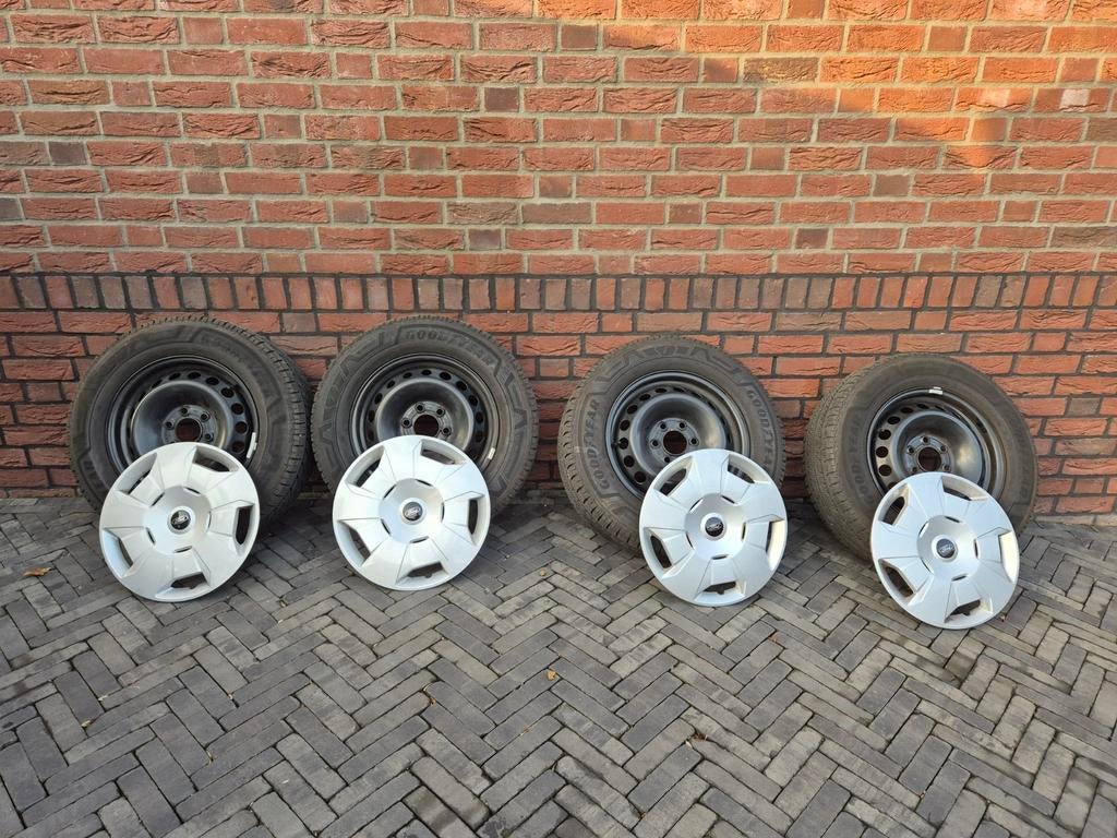 Ford Transit 6x120 velgen met zgan Goodyear 4 season banden, 16 inch, Banden en Velgen, Personenwagen, Gebruikt