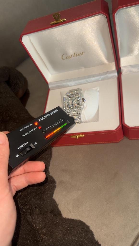 Cartier santos VS1 icedout moissanite horloge, Sieraden, Tassen en Uiterlijk, Horloges | Heren, Ophalen of Verzenden, Zo goed als nieuw