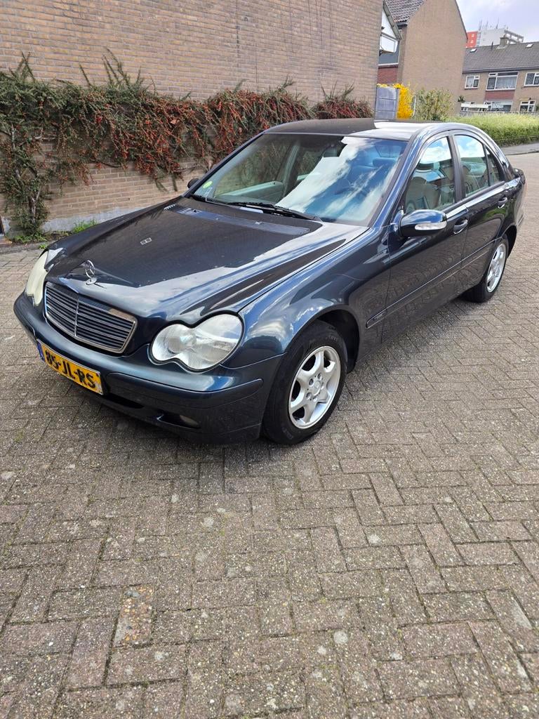 Mercedes-Benz C-Klasse 2.0 C180 Sedan AUT 2002, 1998 cc, Achterwielaandrijving, 4 cilinders, 129 pk