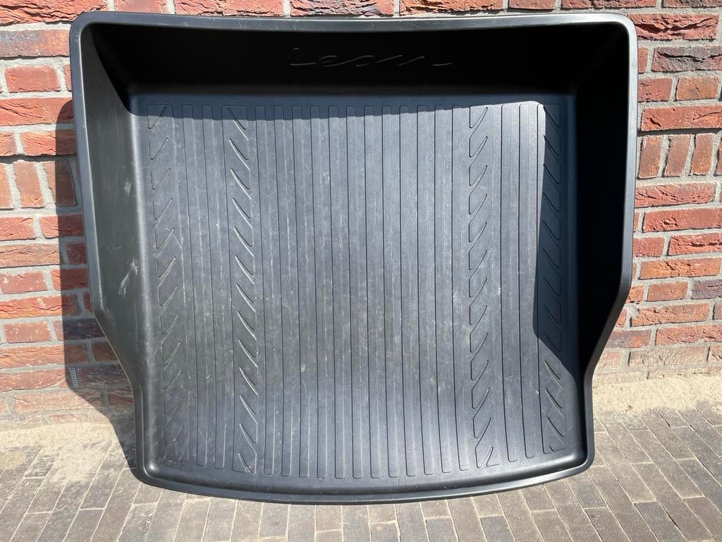 Kofferbakmat voor Seat Leon, Ophalen, Zo goed als nieuw