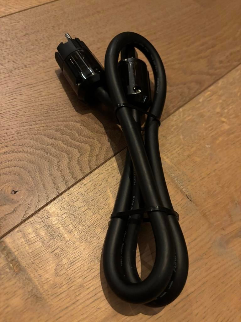 FURUTECH POWER CABLE SHUKO (1 METER), Ophalen of Verzenden, Zo goed als nieuw, Minder dan 2 meter, Overige kabels