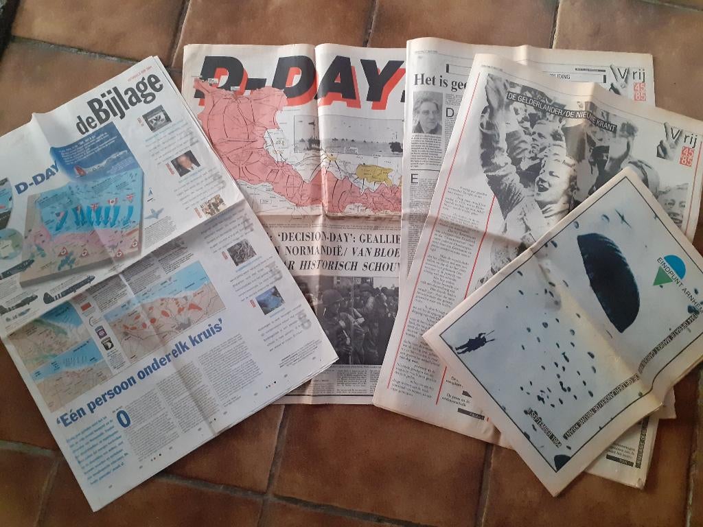 Oude kranten herdenkings specials, Ophalen of Verzenden, Overige soorten, Nederland, Boek of Tijdschrift