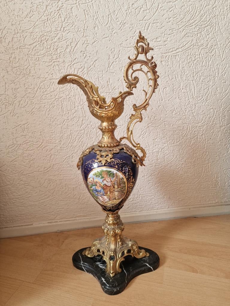 Antieke Porselein  vaas in sevres stijl. Barok stijl Bouche, Ophalen of Verzenden, Koper of Brons