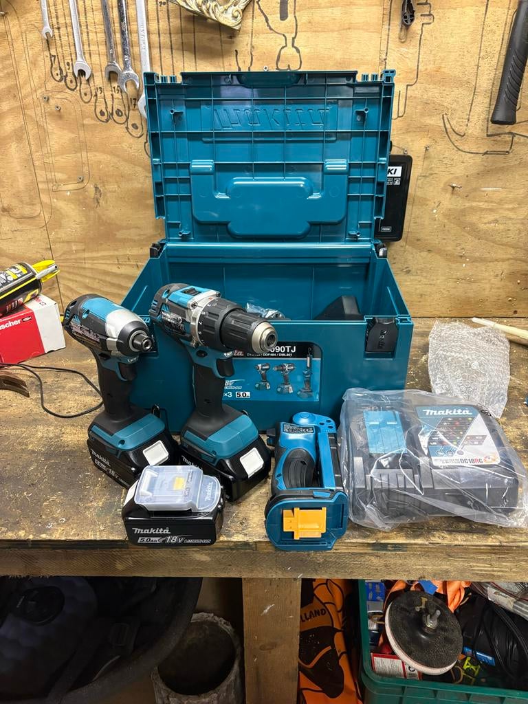 Nieuwe complete Makita set DTD153, DDF484, DML801 met 3 accu, Ophalen of Verzenden, Nieuw, Boor- en Schroefmachine