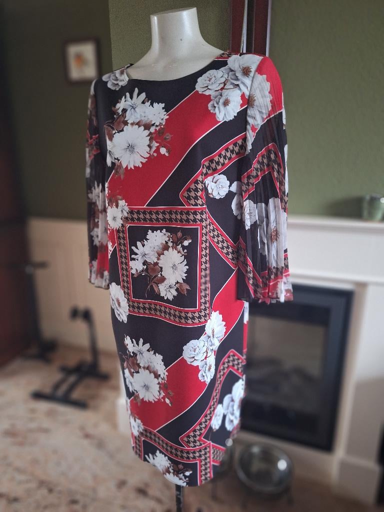 Rinascimento plissé mouw jurk XL, Verzenden, Zo goed als nieuw, Knielengte, Rood