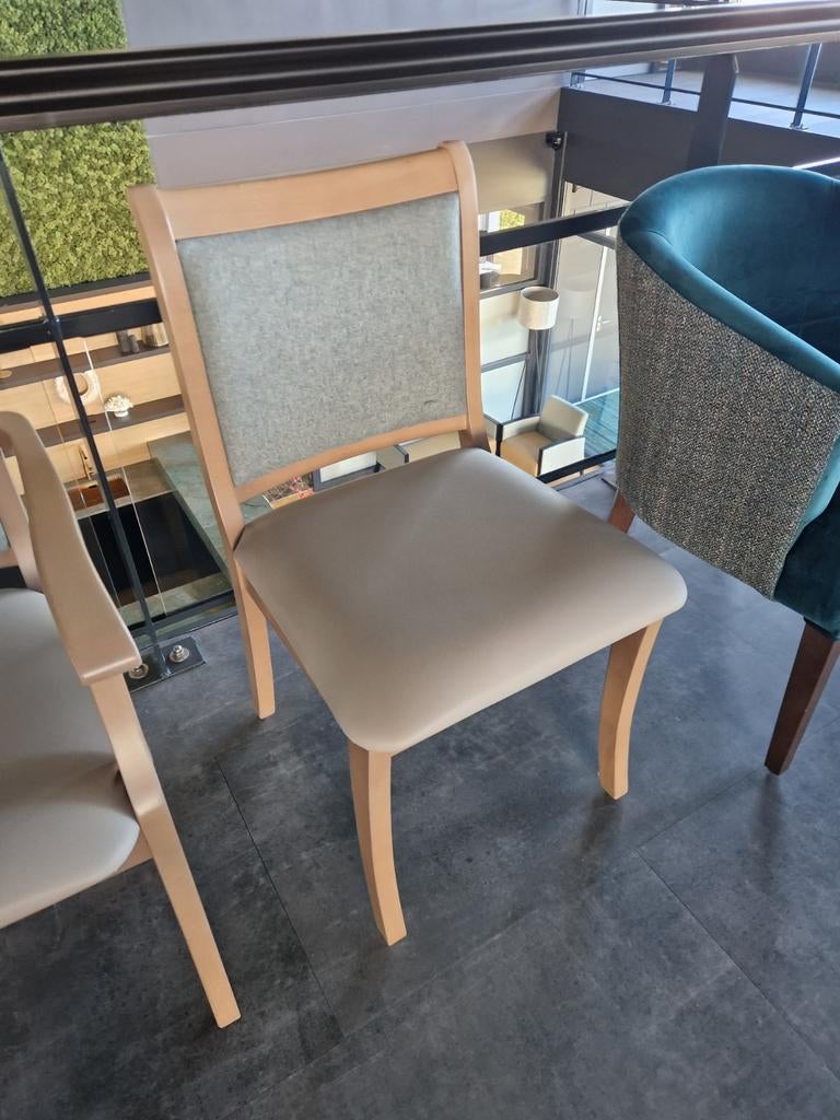 Stijlvolle houten stoel met armleuningen, Twee, Overige kleuren, Modern klassiek, Ophalen of Verzenden