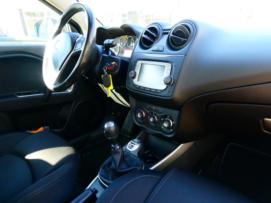 Alfa Romeo MiTo 0.9 TwinAir 100pk Airco 2e eigenaar Multimed, Voorwielaandrijving, Stof, Gebruikt, Euro 6