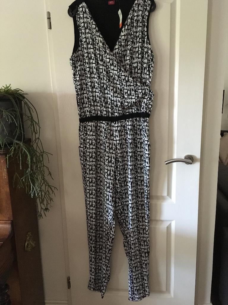 Jumpsuit maat L NIEUW ZWART-WIT Merk: LIV, Zwart, Maat 42/44 (L), Nieuw, Ophalen of Verzenden