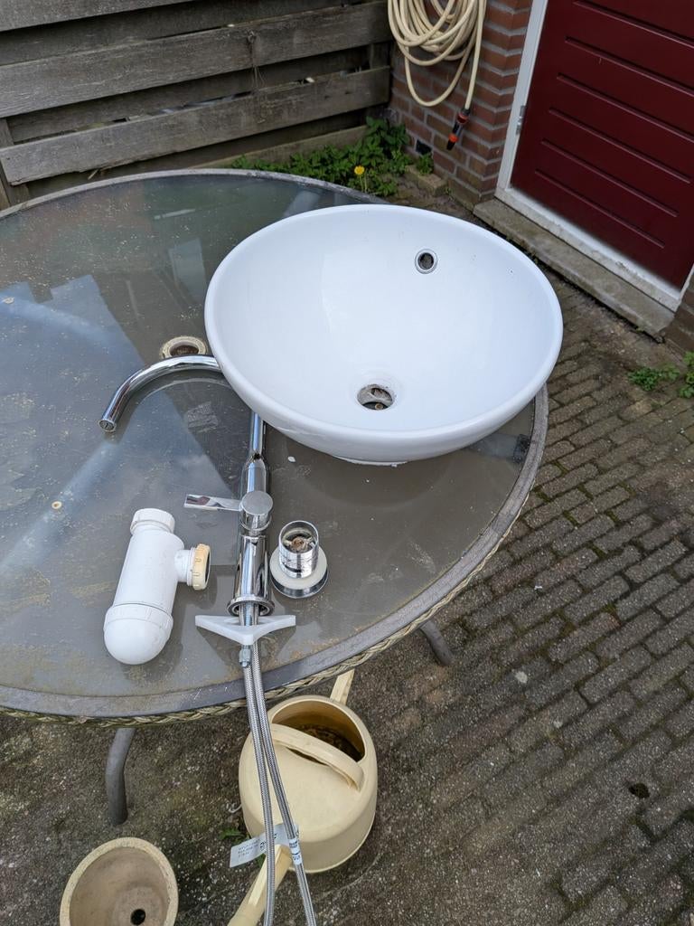 Ikea wastafel en kraan, Ophalen, Minder dan 50 cm, Zo goed als nieuw, Minder dan 25 cm