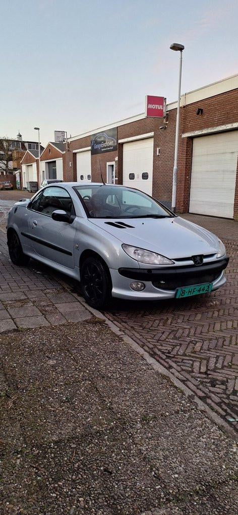 Peugeot 206 CC 2.0-16V, Auto's, 136 pk, Gebruikt, Zwart, 4 cilinders