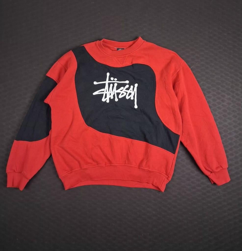 Stüssy Rework Rood/Zwart – XL – Unisex, Kleding | Heren, Truien en Vesten, Stussy, Maat 56/58 (XL), Ophalen of Verzenden, Zo goed als nieuw