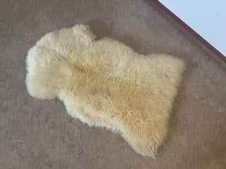 schapenvacht vloerkleed 100% wol crème, Ophalen, 50 tot 100 cm, 50 tot 100 cm, Zo goed als nieuw