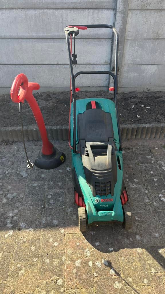 Grasmaaier Bosch, Tuin en Terras, Grasmaaiers, Ophalen, Gebruikt, 30 t/m 39 cm, Elektrische grasmaaier