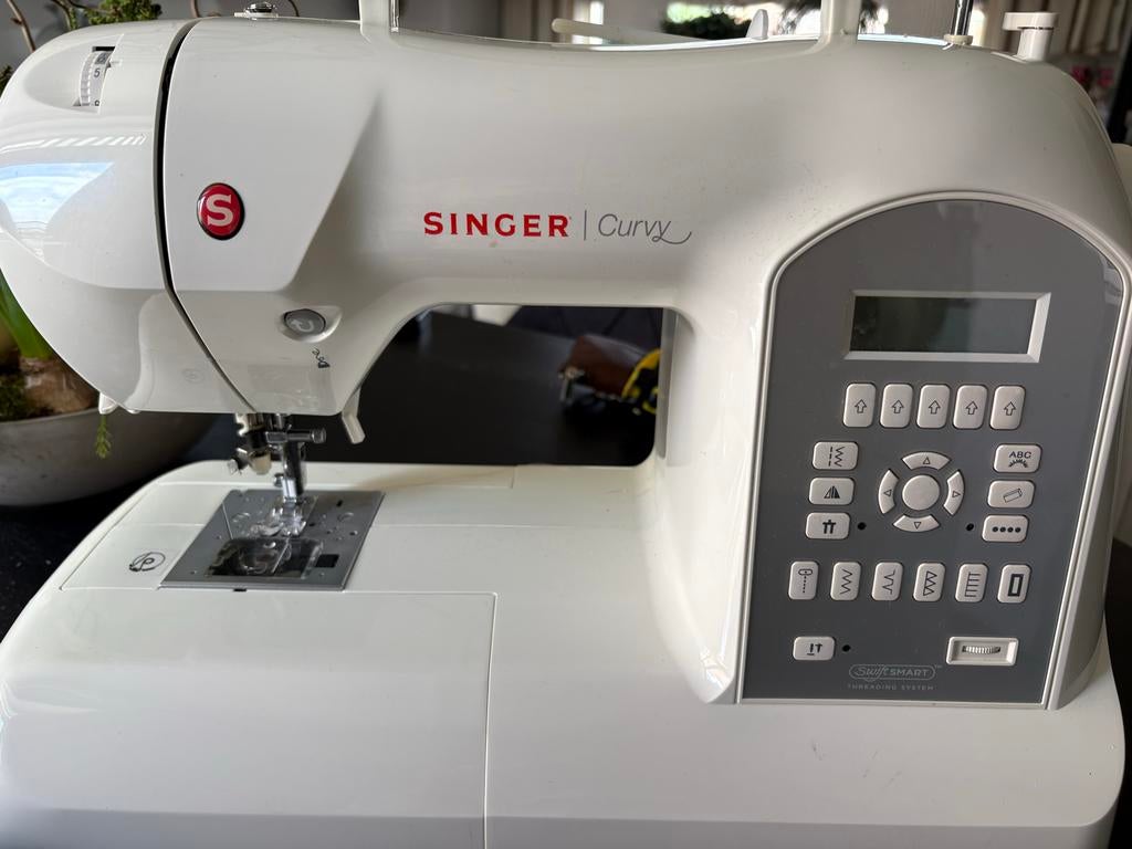 Singer Curvy Naaimachine - Defecte Printplaat, Ophalen of Verzenden, Gebruikt, Naaimachine, Singer