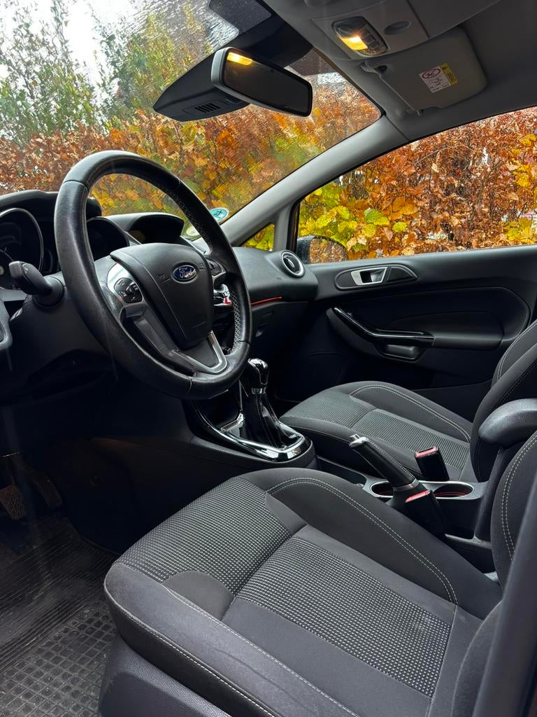 Ford Fiësta 1.5 Tdci Titanium 2015 Zwart - 2e eigenaar, 1036 kg, 96 €/maand, Zwart, Origineel Nederlands