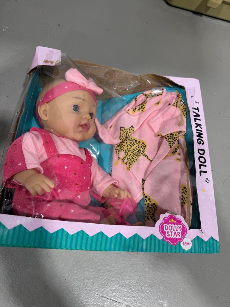 Dolly Star pratende babypop met extra outfit, Kinderen en Baby's, Speelgoed | Poppen, Ophalen of Verzenden, Nieuw, Babypop