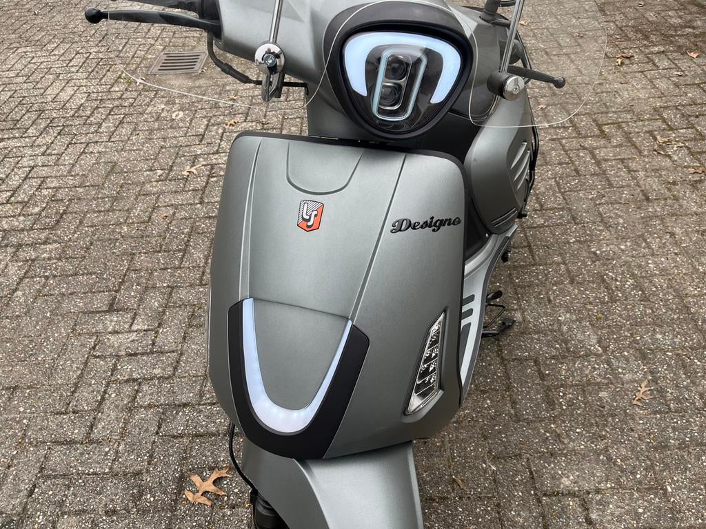 A1 La Souris 125cc motorscooter, slechts 846km, Ophalen, Zo goed als nieuw, Benzine