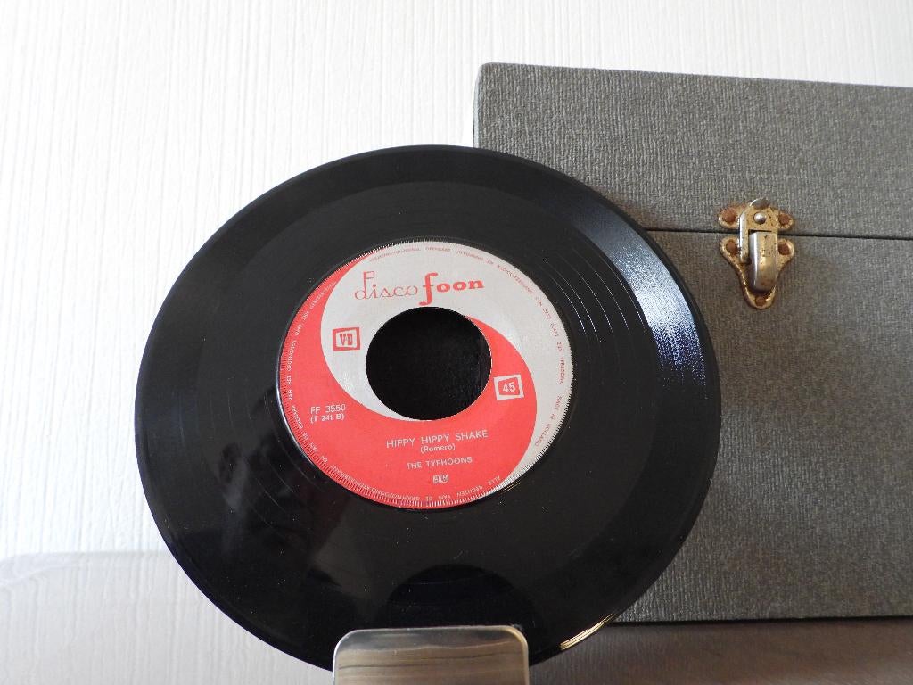 Typhoons – Please, Please Me - Hippy hippy shake  1964 nl, Cd's en Dvd's, Vinyl Singles, Ophalen of Verzenden, Gebruikt, Pop, Single