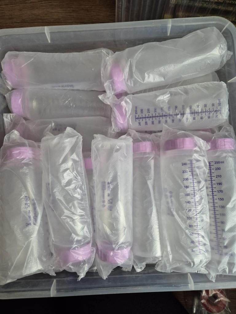 30x Sterifeed 250ml Moedermelk Bewaarfles Melk zakjes, Ophalen of Verzenden, Nieuw, Overige typen