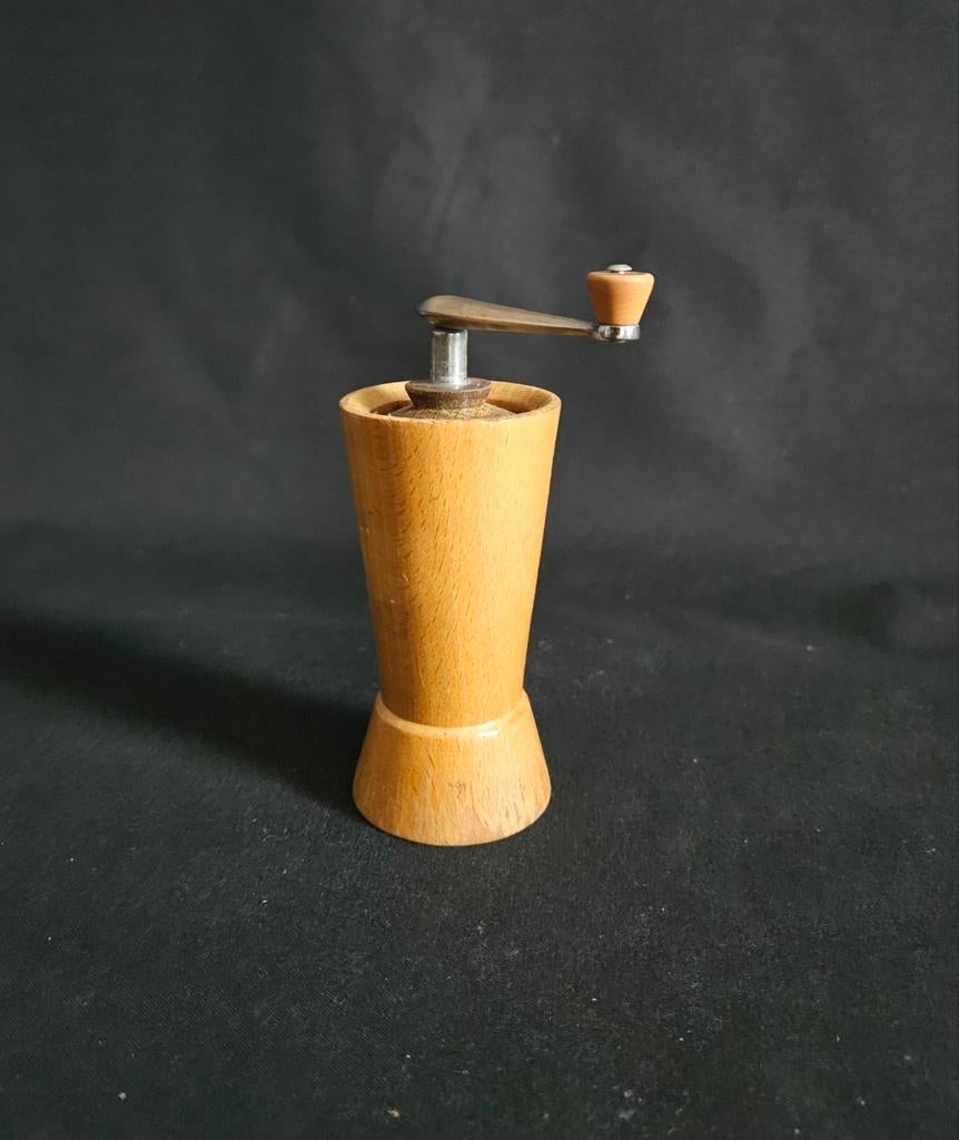 Marlux nootmuskaat molen 50ies, Ophalen of Verzenden, Zo goed als nieuw, Poppenhuis