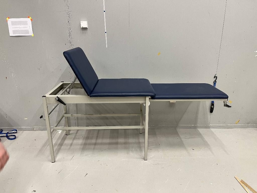 Massage bed, behandeltafel., Ophalen