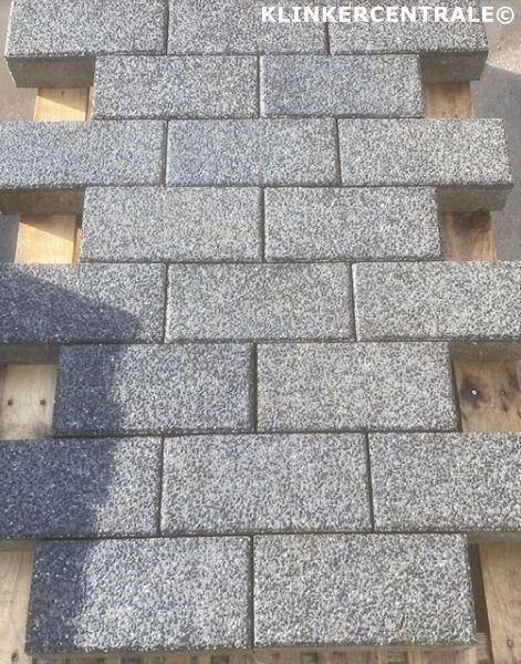 400m2 grijs antraciet 30x15x8cm betonstenen oprittegels inri, Bij dit gebruikte product niet te achterhalen, Gebruikt, Bij dit gebruikte product niet te achterhalen