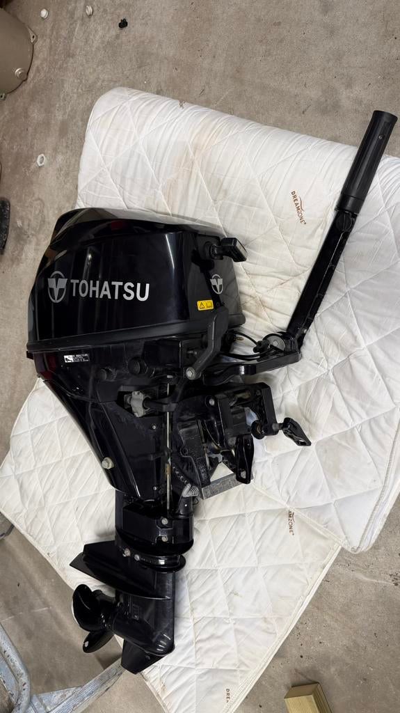 Tohatsu 2 cilinder 6 / 8 pk, Ophalen of Verzenden, Zo goed als nieuw, Benzine, 5 tot 10 pk