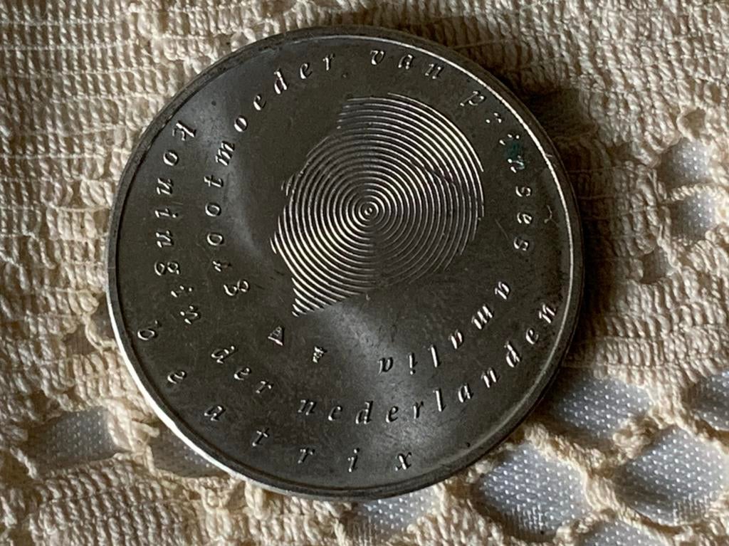 Zilveren 10 euro prinses amalia geboorte 2004, Postzegels en Munten, Ophalen of Verzenden, Koningin Beatrix, Euro's