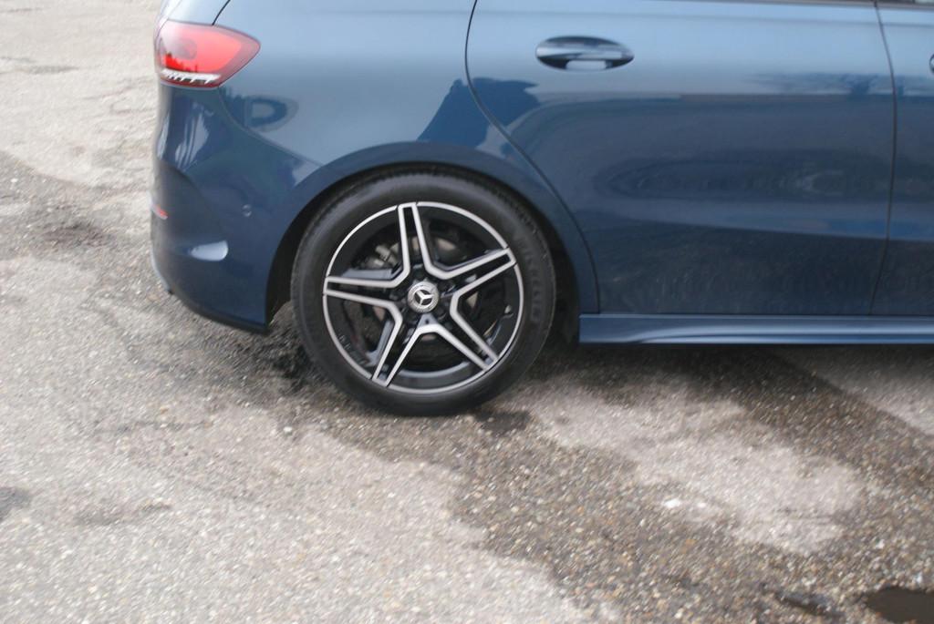 Mercedes-Benz B-klasse 180 ///AMG Pakket | Pano | Camera | O, Auto's, 136 pk, Gebruikt, 4 cilinders, 700 kg